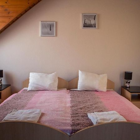 Gilde Panzio Bed & Breakfast Pilisvörösvár Dış mekan fotoğraf