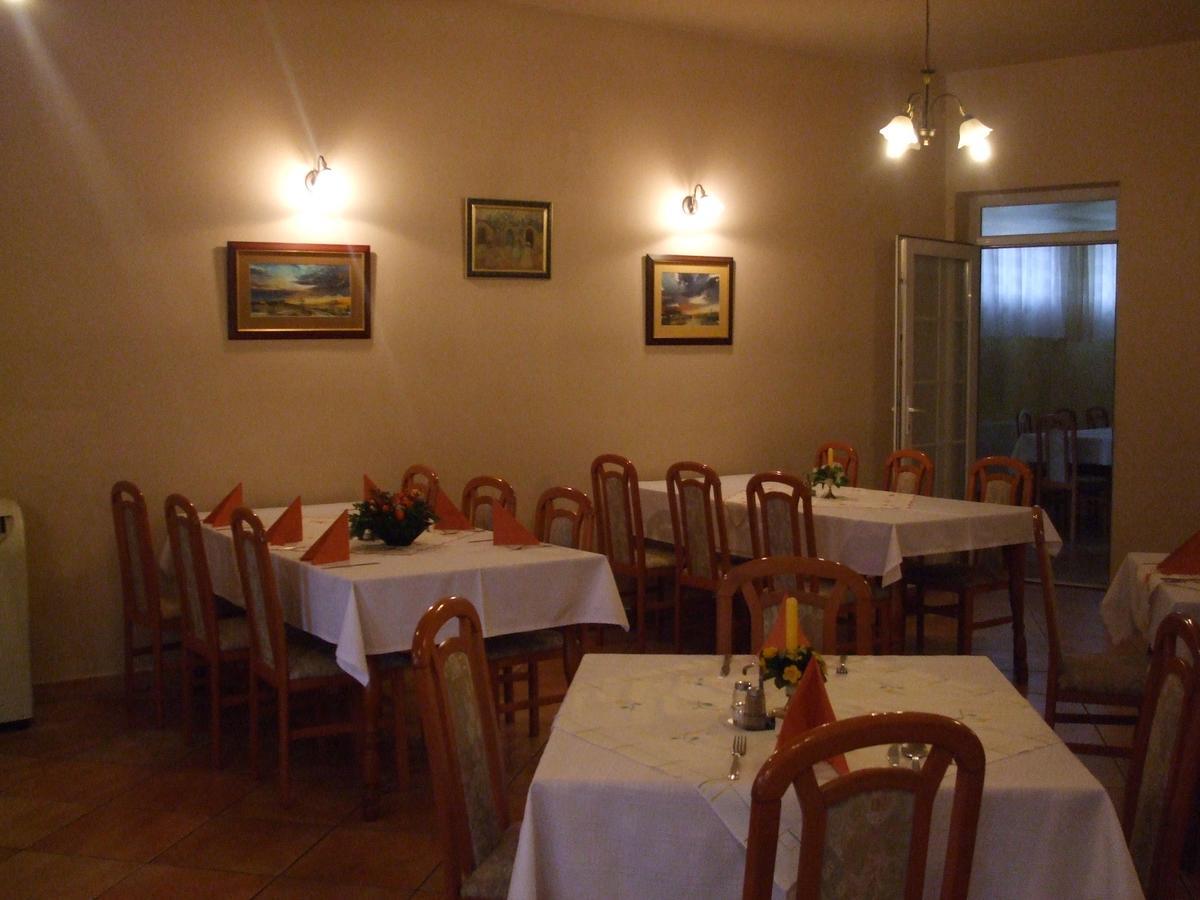 Gilde Panzio Bed & Breakfast Pilisvörösvár Dış mekan fotoğraf